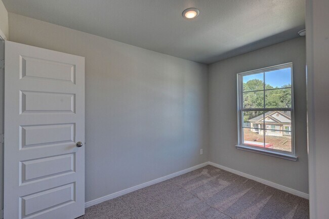 Building Photo - 11857 E Gate Dr