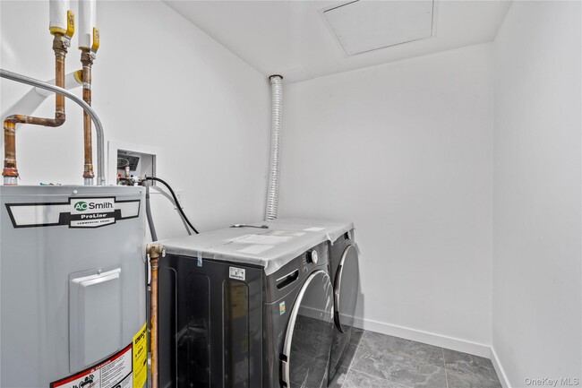 Building Photo - 213-41 38th Ave