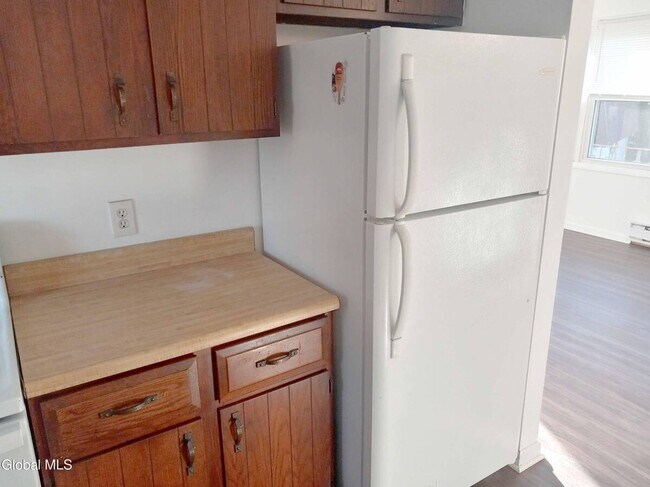 Building Photo - 470 Summer St