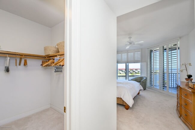 Building Photo - EXECUTIVE VACATION RENTAL