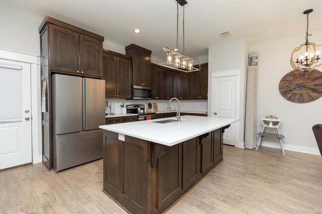 Building Photo - 20690 Pleasant Oaks Dr