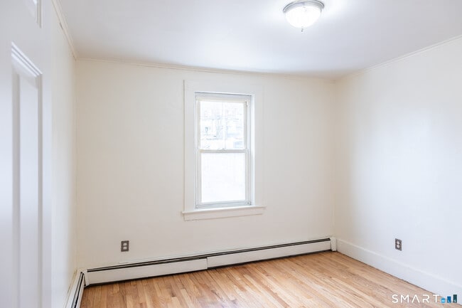 Building Photo - 84 Front St