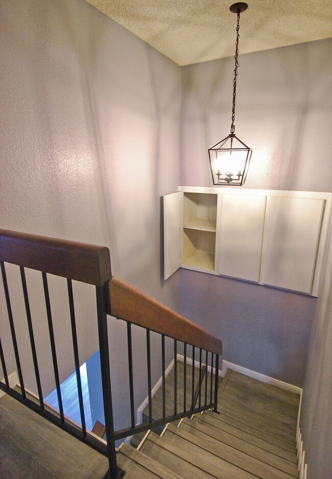 Building Photo - 1097 S Santo Antonio Dr