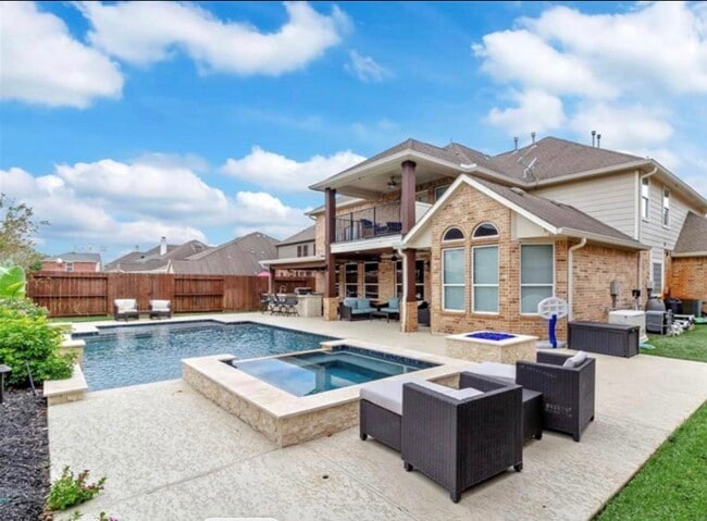 Building Photo - 2211 Mad River Ln