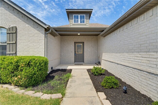 Building Photo - 1500 Aniston Rd