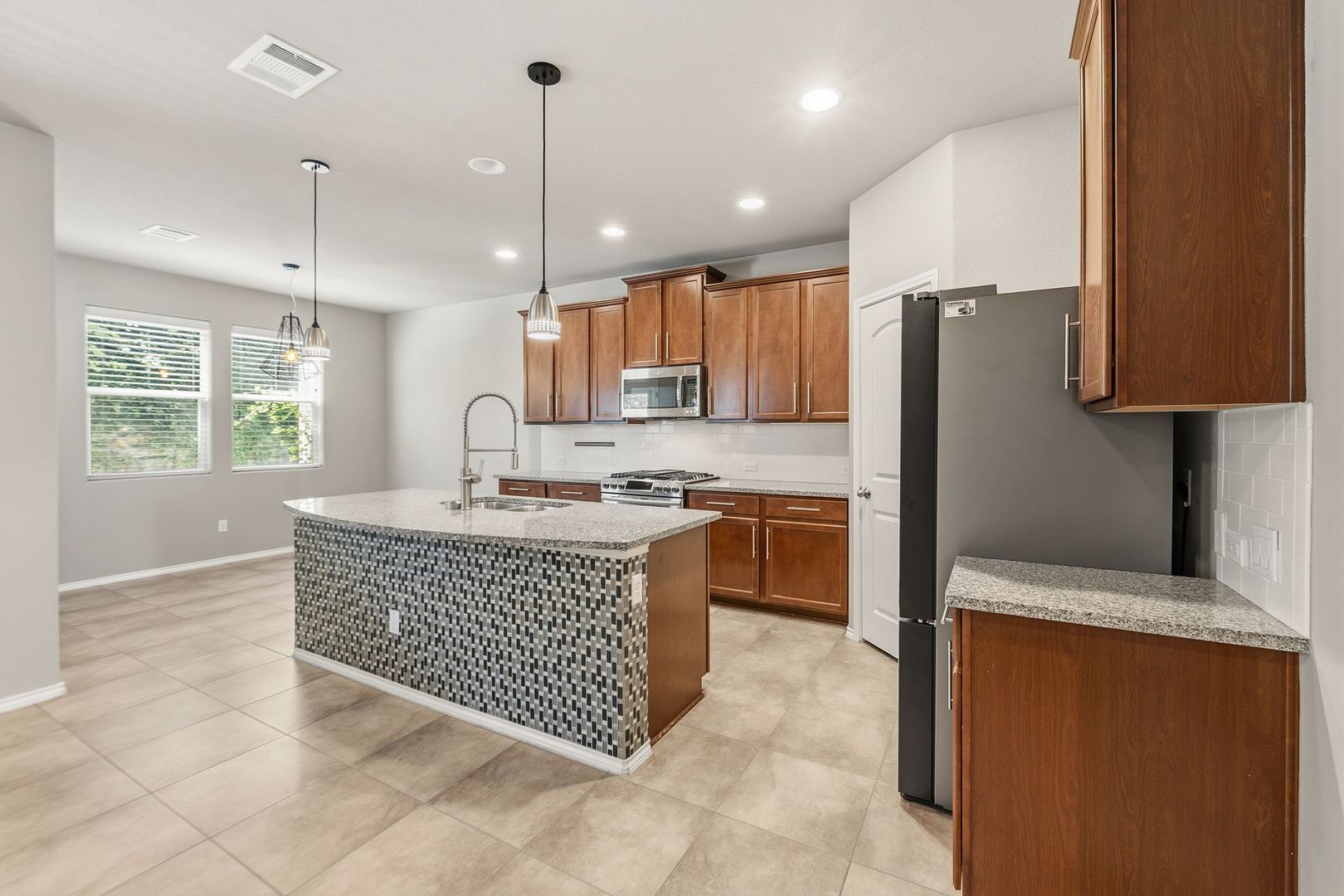 Building Photo - 7312 Lookout Bluff Terrace