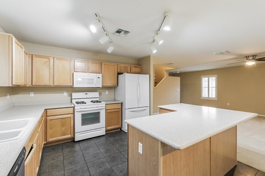 Building Photo - 12890 N Pocatella Dr