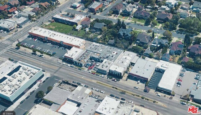 Building Photo - 2252 W Washington Blvd