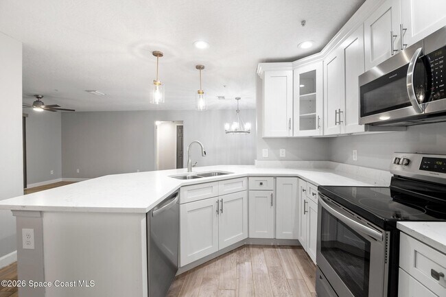 Building Photo - 7667 N Wickham Rd