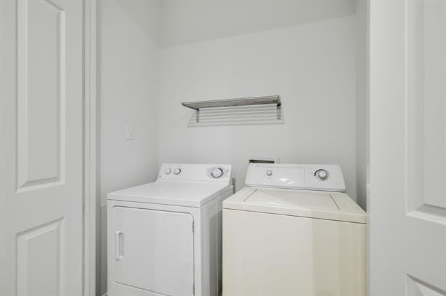 Building Photo - 2540 Corbeau Dr