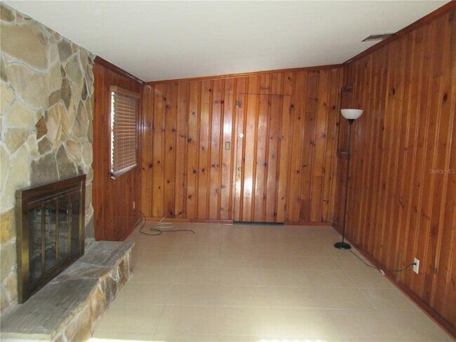 Building Photo - 770 Baffie Ave