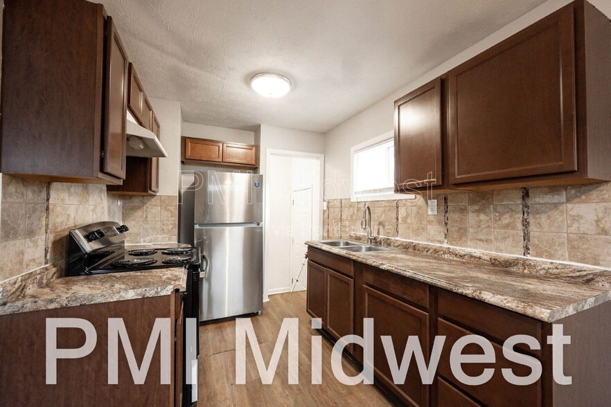 Building Photo - 3101 N Temple Ave