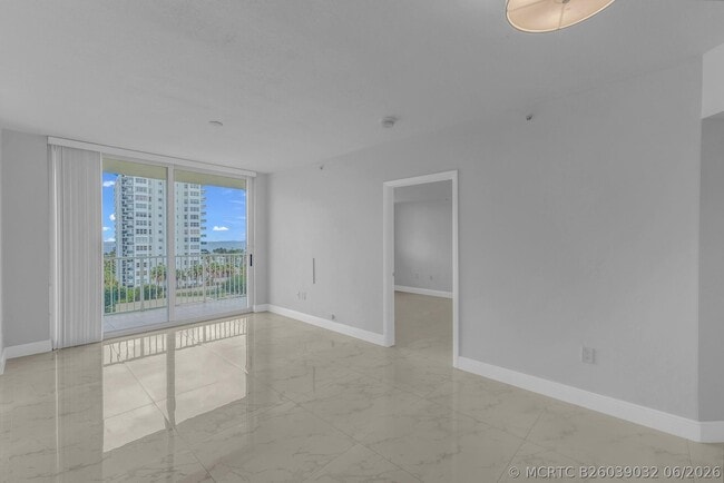 Building Photo - 3020 NE 32nd St