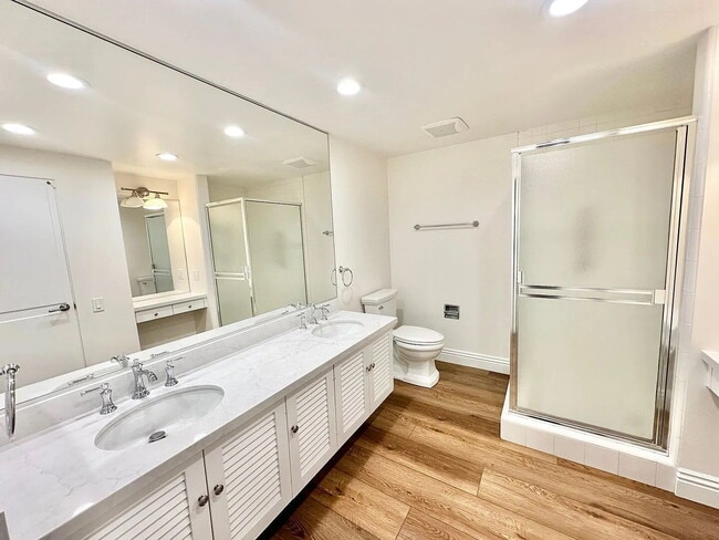Building Photo - "Charming 3-Bed Oasis with 2 Full Baths in Prestigious Rancho Santa Fe!"