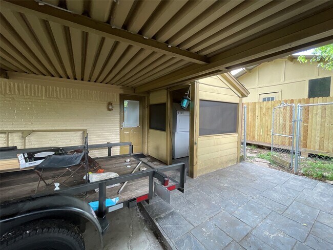 Building Photo - 4803 Geraldine St