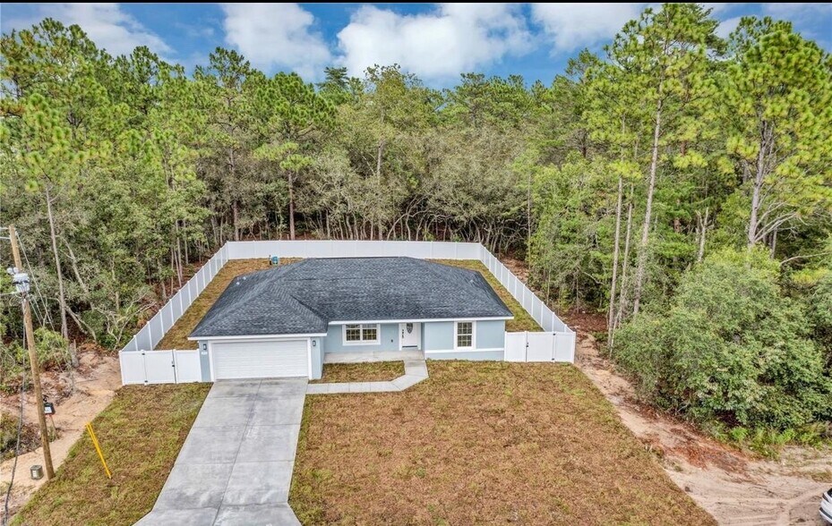 Building Photo - 15145 SW 65th Avenue Rd