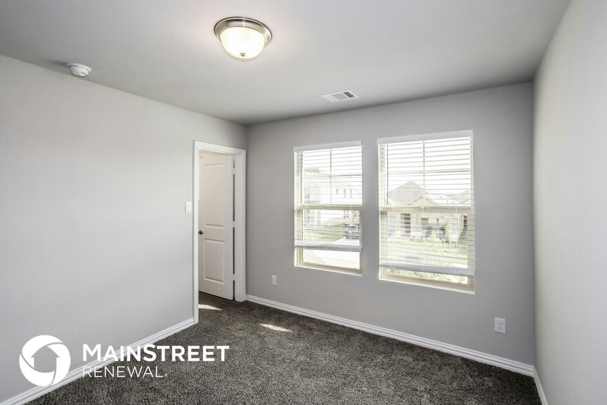 Building Photo - 2137 Sun Star Dr