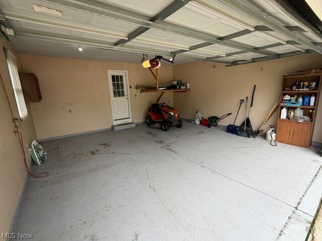 Building Photo - 8761 Crow Dr