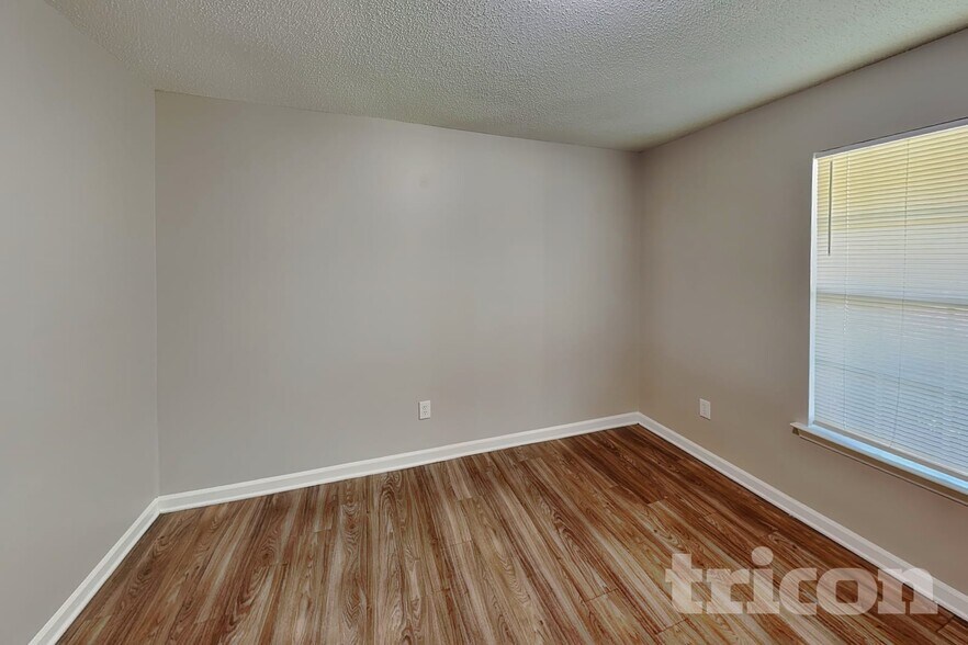 Building Photo - 7112 Windsong Way
