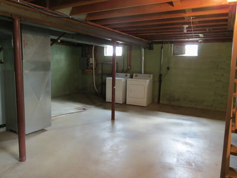 Washer/Dryer - 1518 Starview Dr