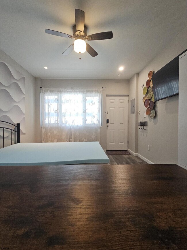 Building Photo - 3501 Pacific Ave