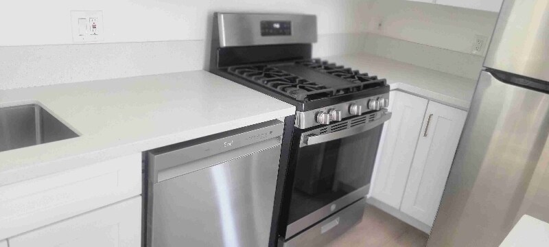 Building Photo - 8820 Noeline Ave