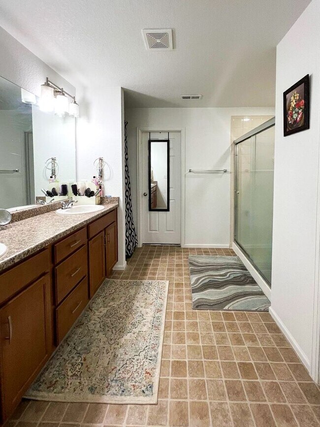 Building Photo - Stonegate 4bd 3ba 2,265sq.ft. - built in 2019 - FOR RENT!