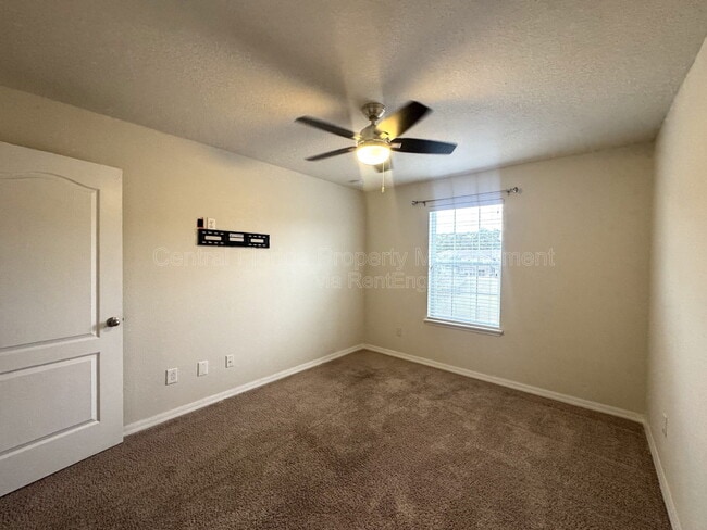 Building Photo - 590 Prospect Point