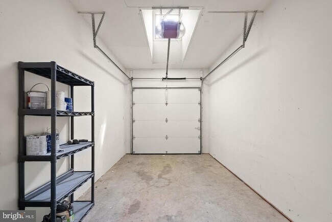 Building Photo - 7256 Glen Hollow Ct