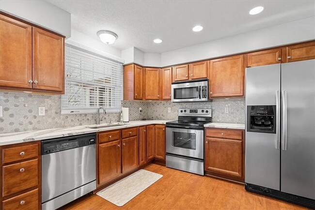 kitchen - 903 Raymond Dr