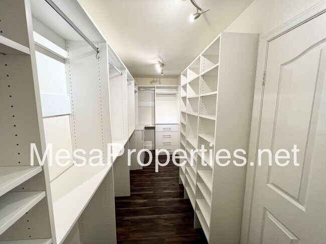 Building Photo - 6646 Whitewell Rd