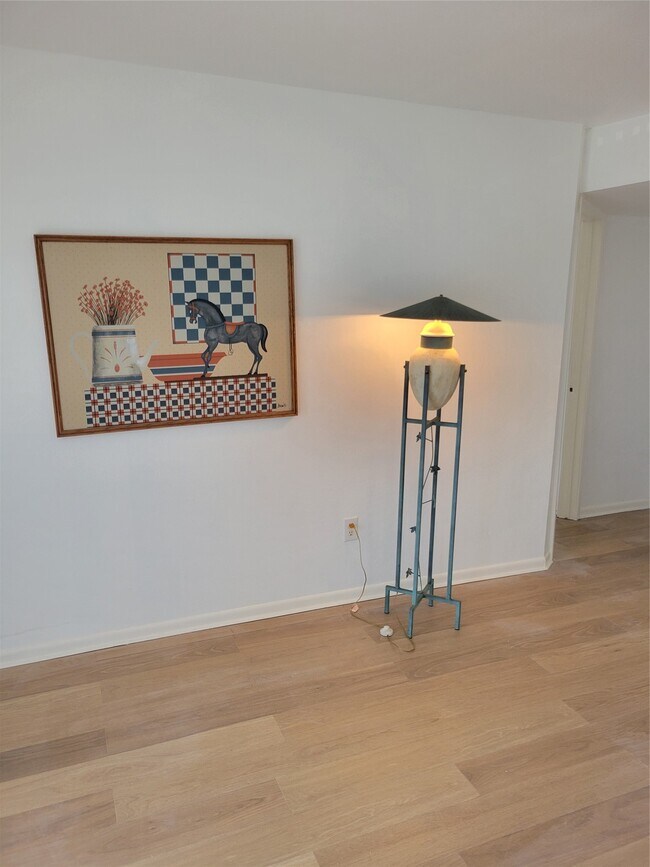 Building Photo - 8425 Hearth Dr