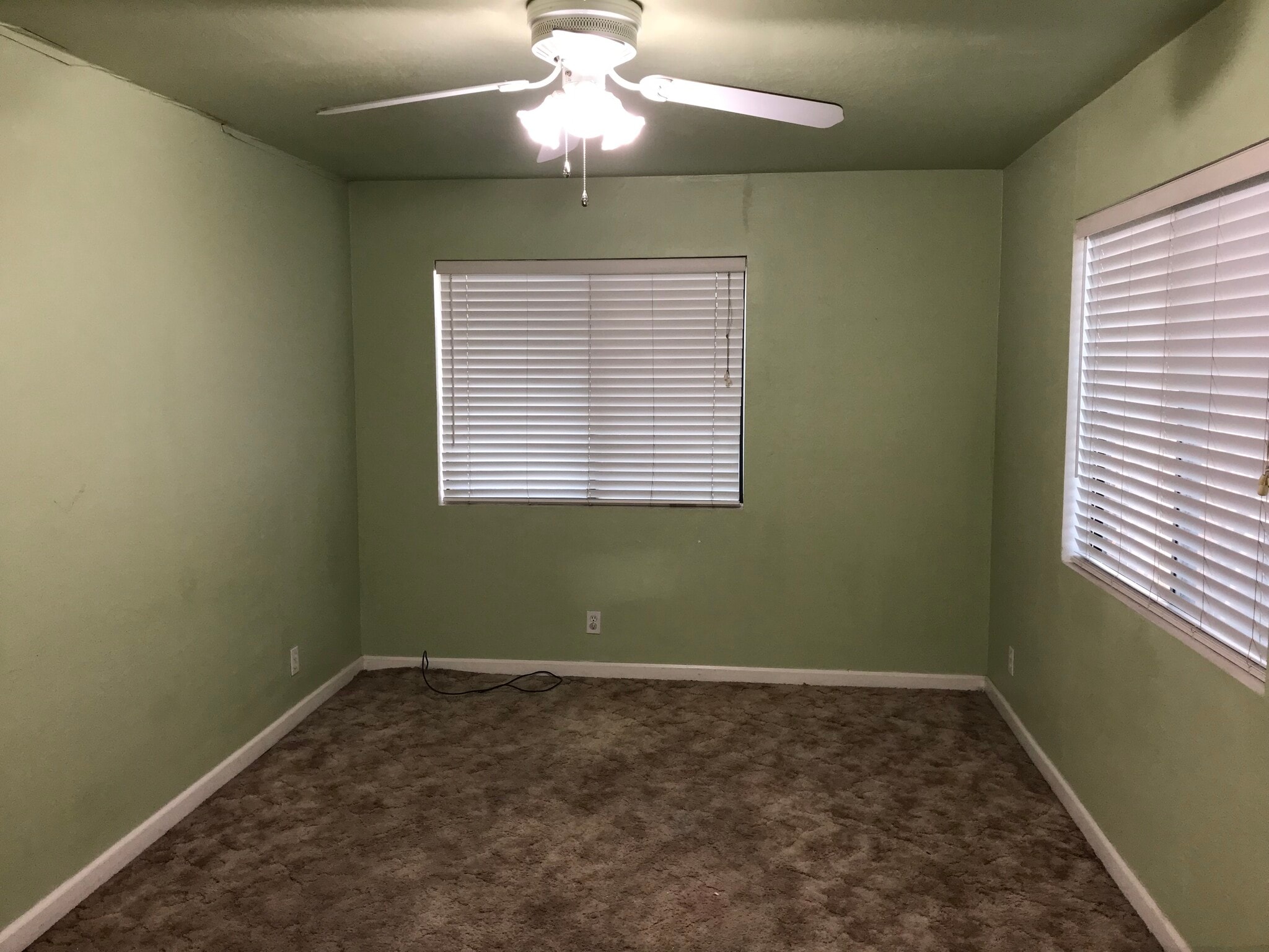 Living Space - 852 Kellogg Ave