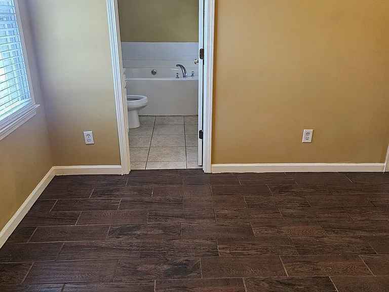 Building Photo - 5214 Kingsberry St