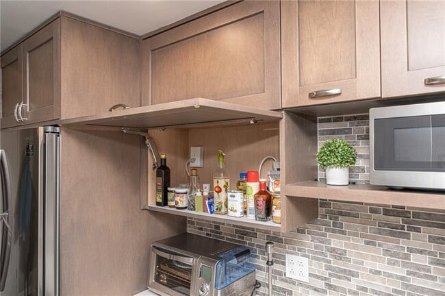 Building Photo - 320 Fort Duquesne Blvd