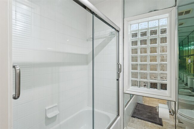 Building Photo - 5346 McCulloch Cir