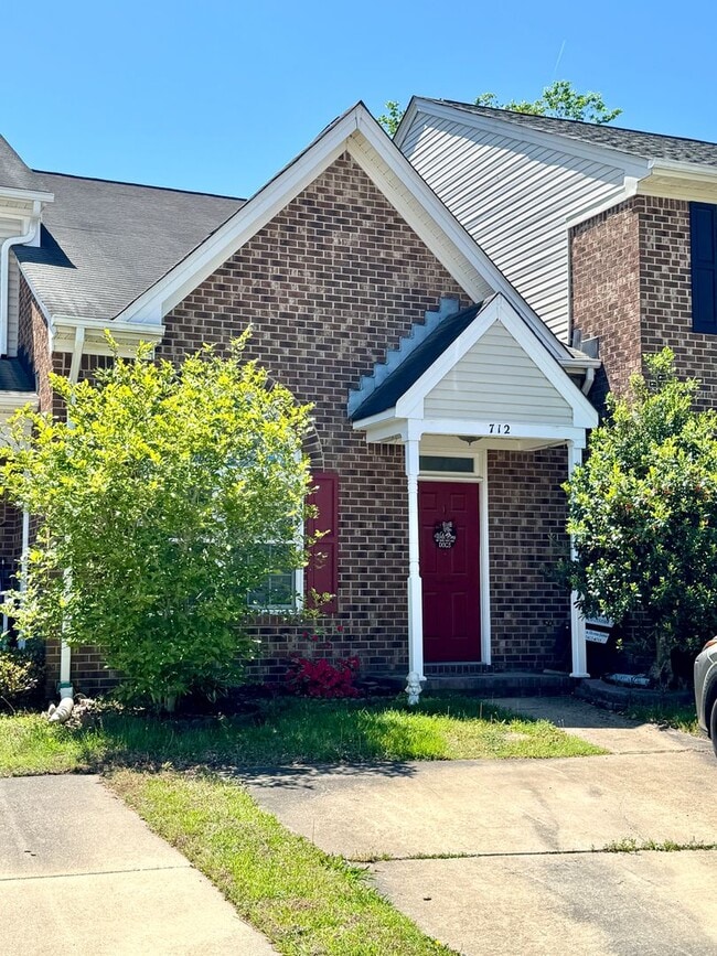Building Photo - WELCOME HOME to your Beautifully updated townhome.