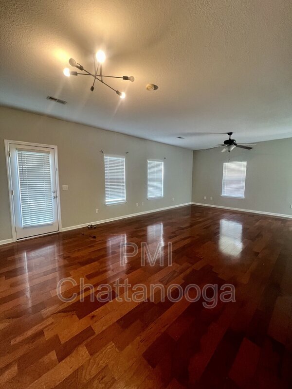 Building Photo - 9511 Weidner Ln