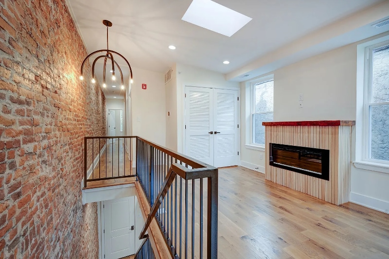 Building Photo - 2835 Diamond Dr