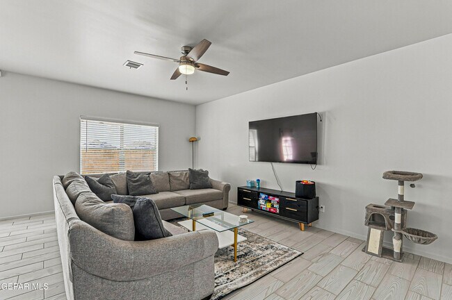 Building Photo - 13420 Highworth Dr