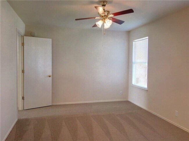 Building Photo - 109 Musselman Ct