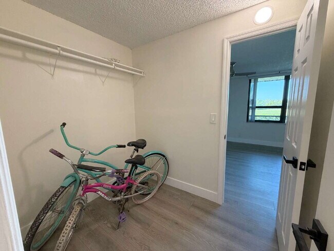 Building Photo - "Charming Clearwater Retreat: Cozy Studio Condo with Scenic Views at Cove Cay!"