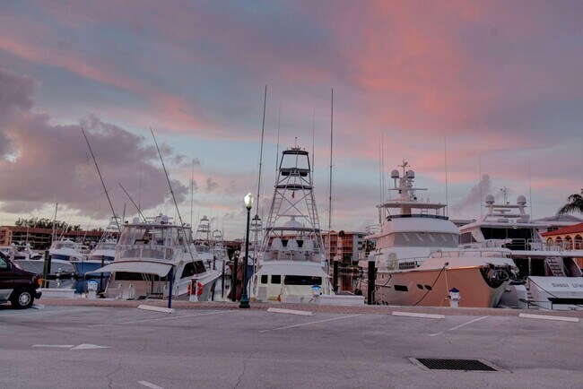 Building Photo - 68 Yacht Club Dr