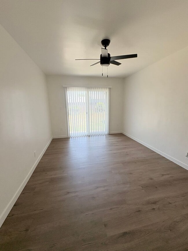 Building Photo - Lovely 3 Bedroom 1 Bath House with Garage