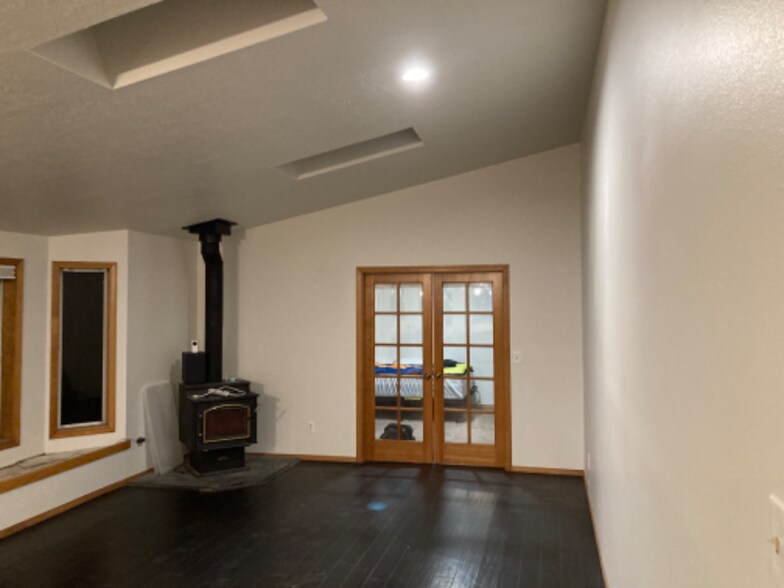 Building Photo - 60637 Devon Cir