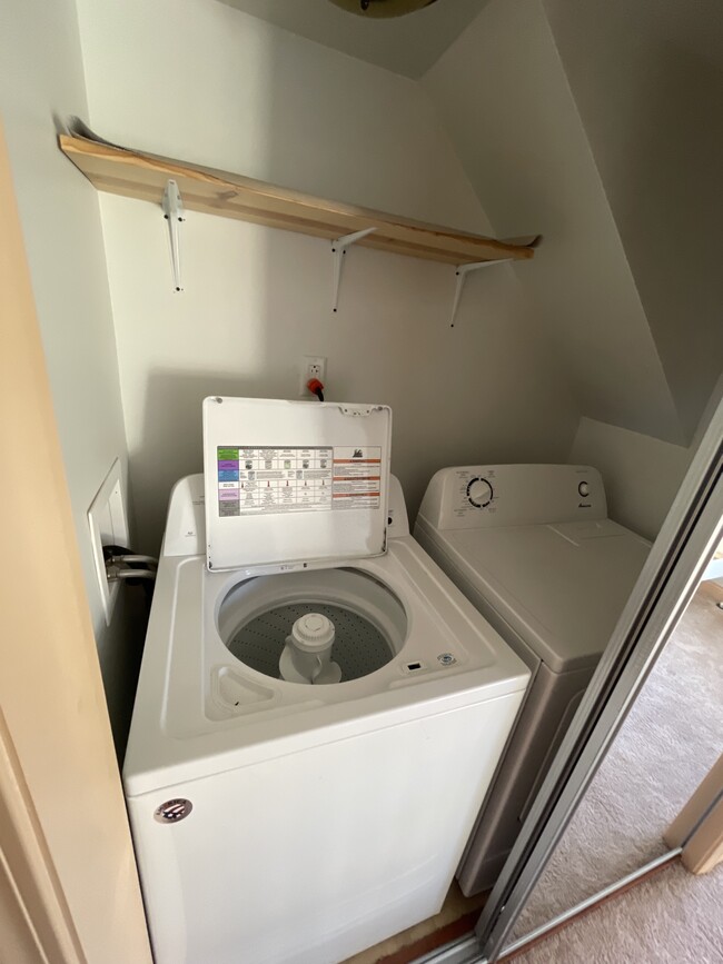 washer/dryer in unit - 2325 Reading Rd