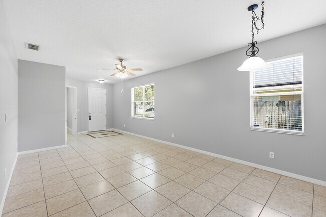 Building Photo - 737 Maya Susan Loop