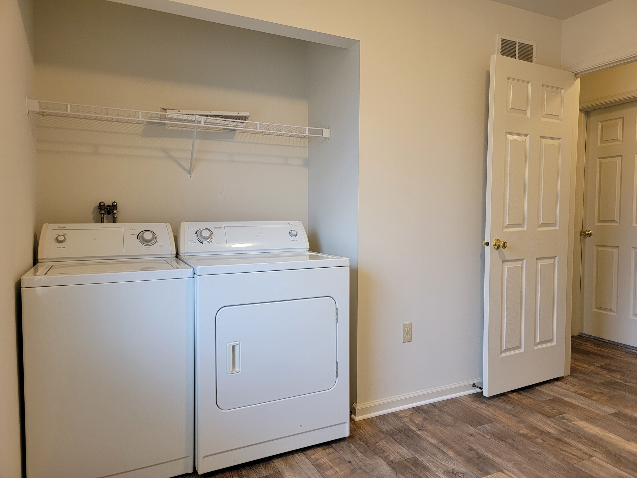 Building Photo - 3 Abbey Ln