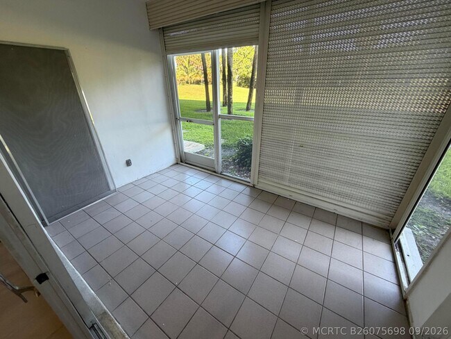 Building Photo - 2661 S Course Dr