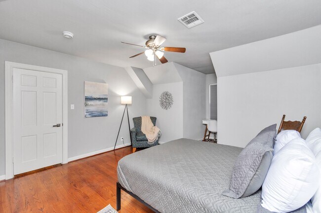 Building Photo - 3315 Rosedale St